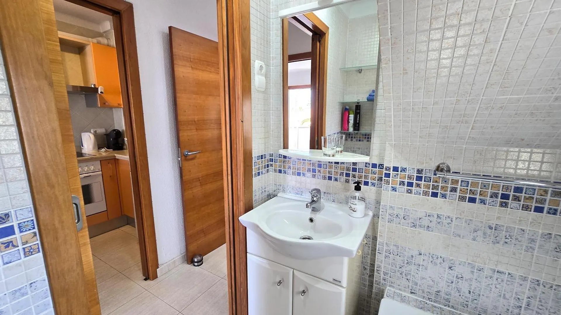 Apartment Mango With Terrace Near The Sea, Two Minutes From The Beach Torrox