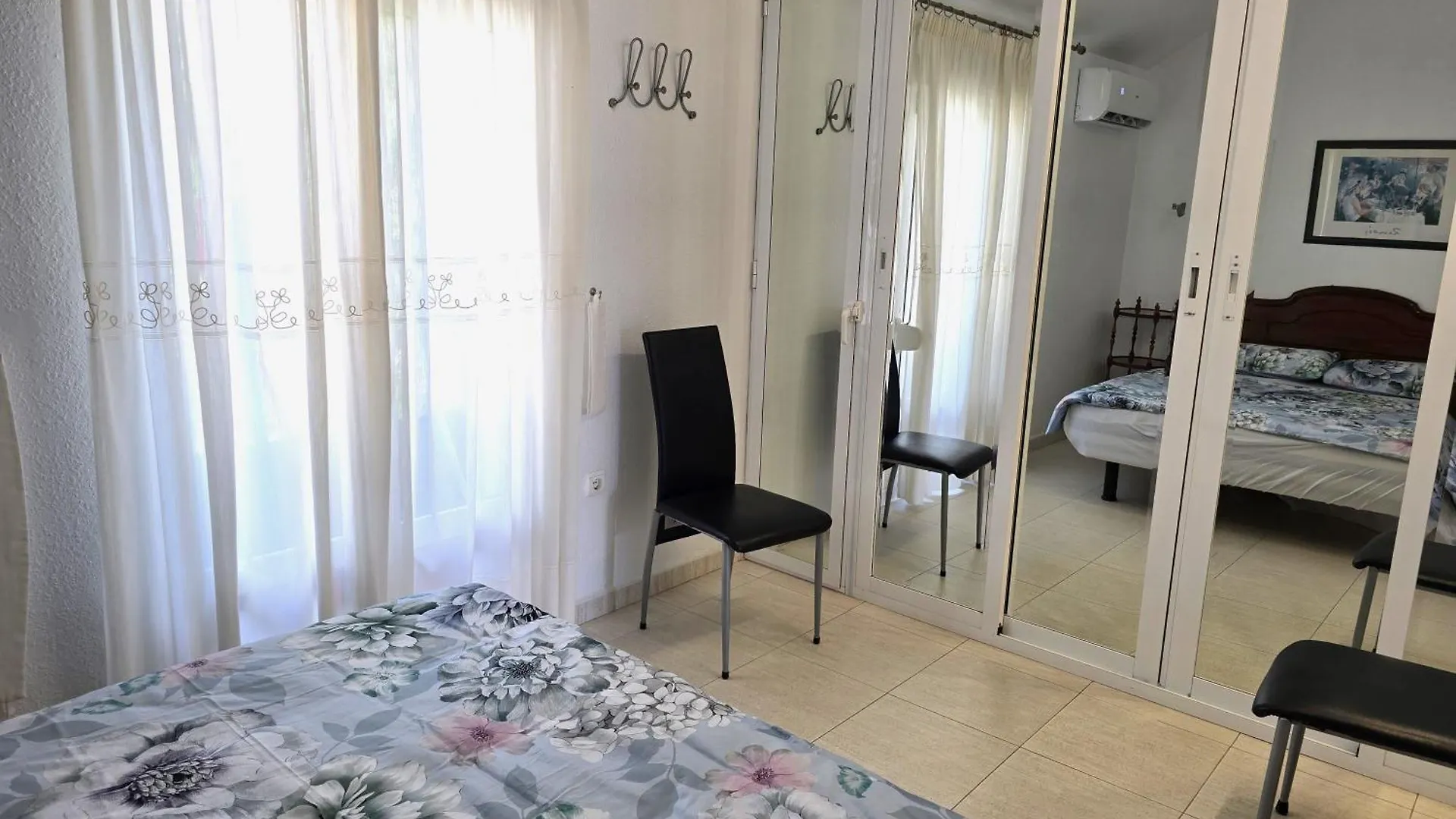 Apartment Mango With Terrace Near The Sea, Two Minutes From The Beach Torrox Spain